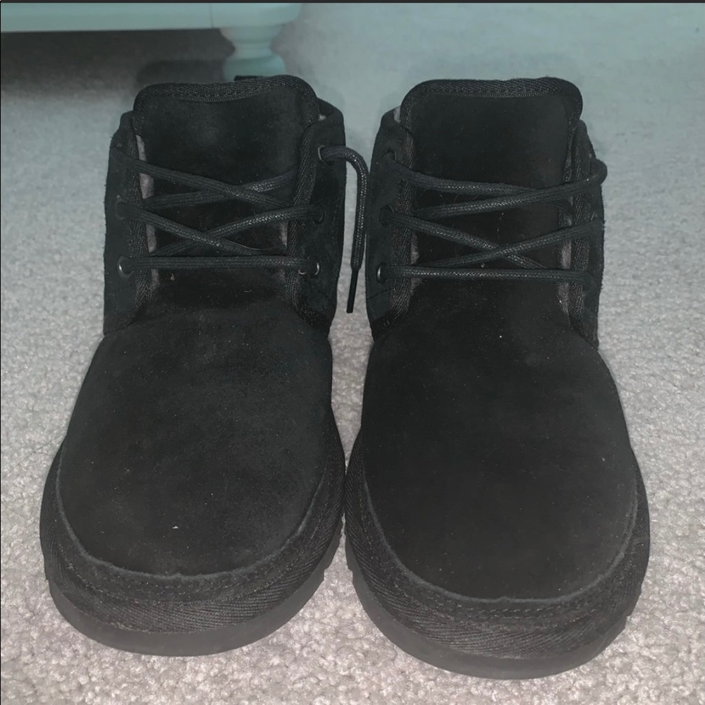 UGG NEUMEL SIZE 8